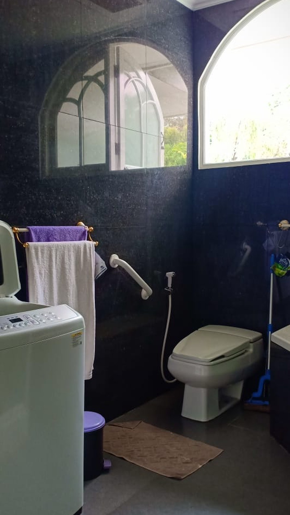 Rumah Bagus Di Cikini, Bintaro Jaya