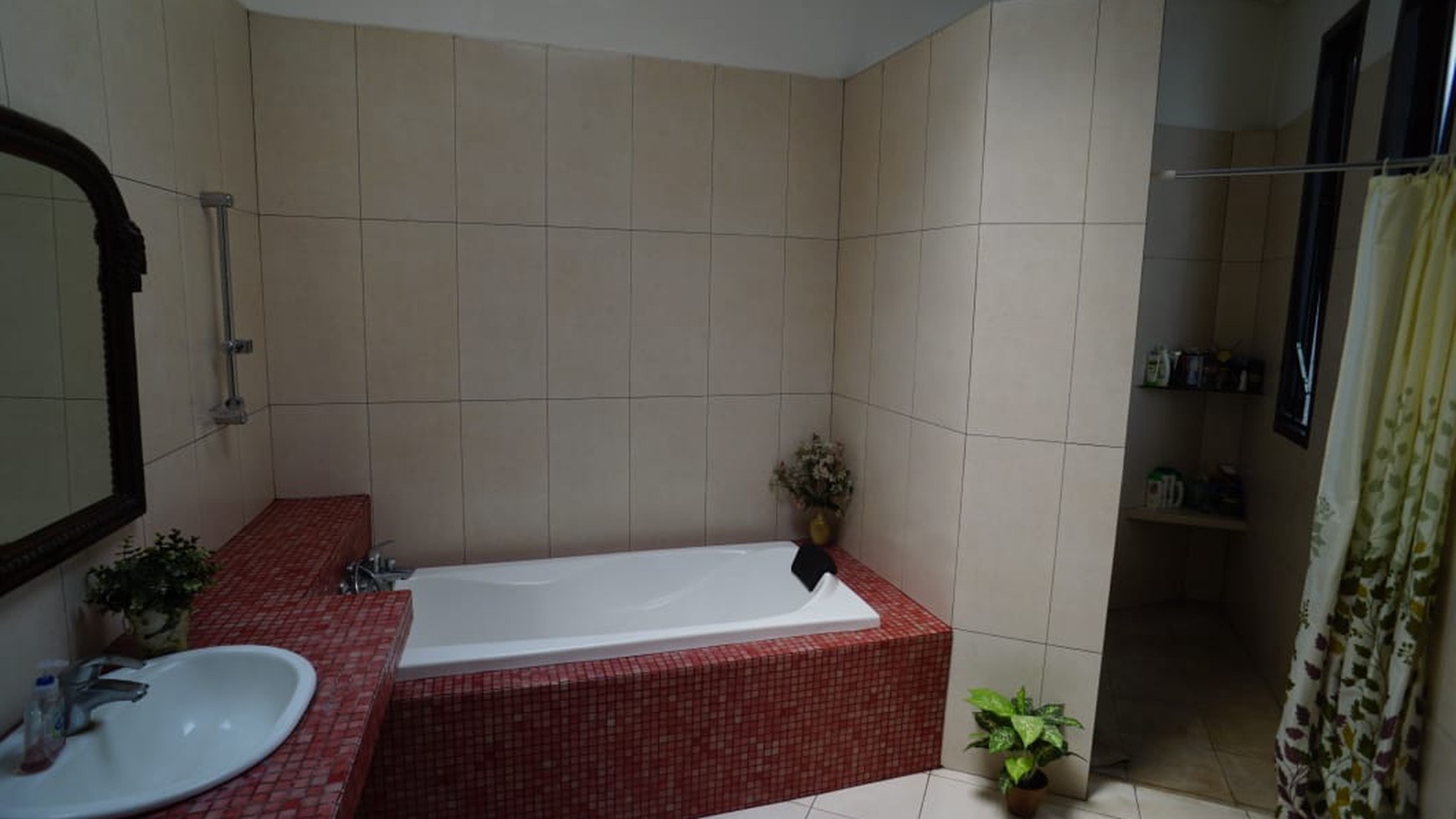 Semi furnished house Cipete selatan