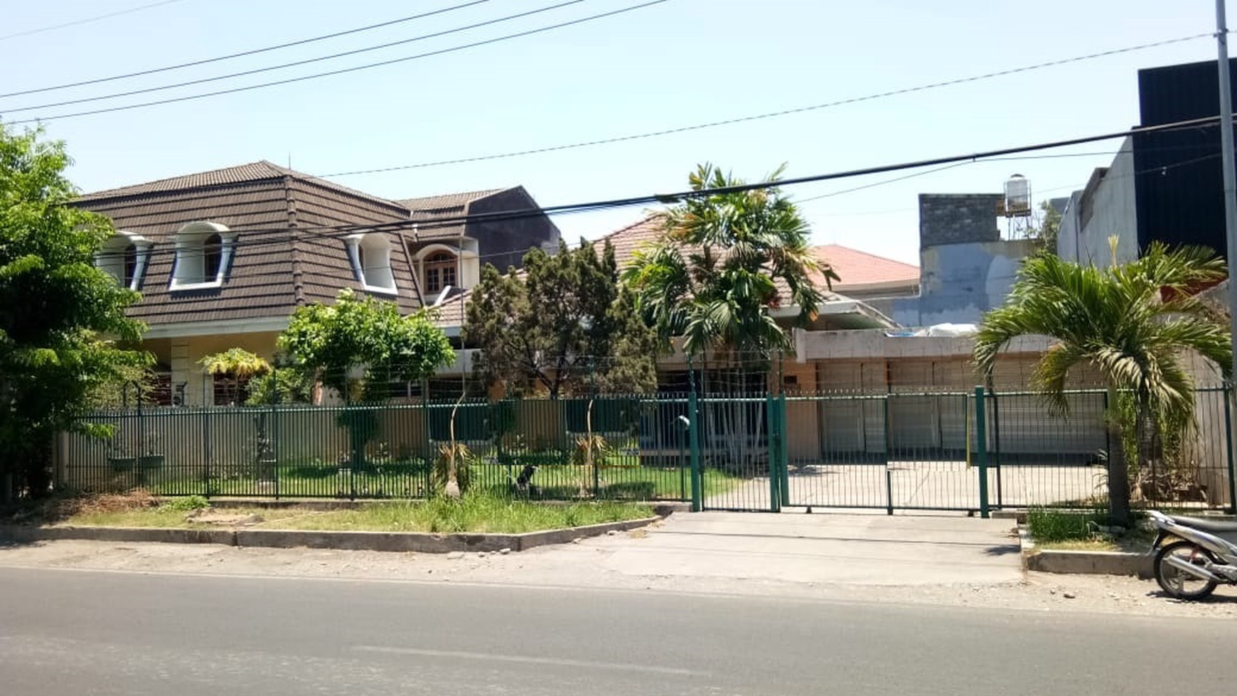 Rumah Raya Kertajaya Indah Surabaya