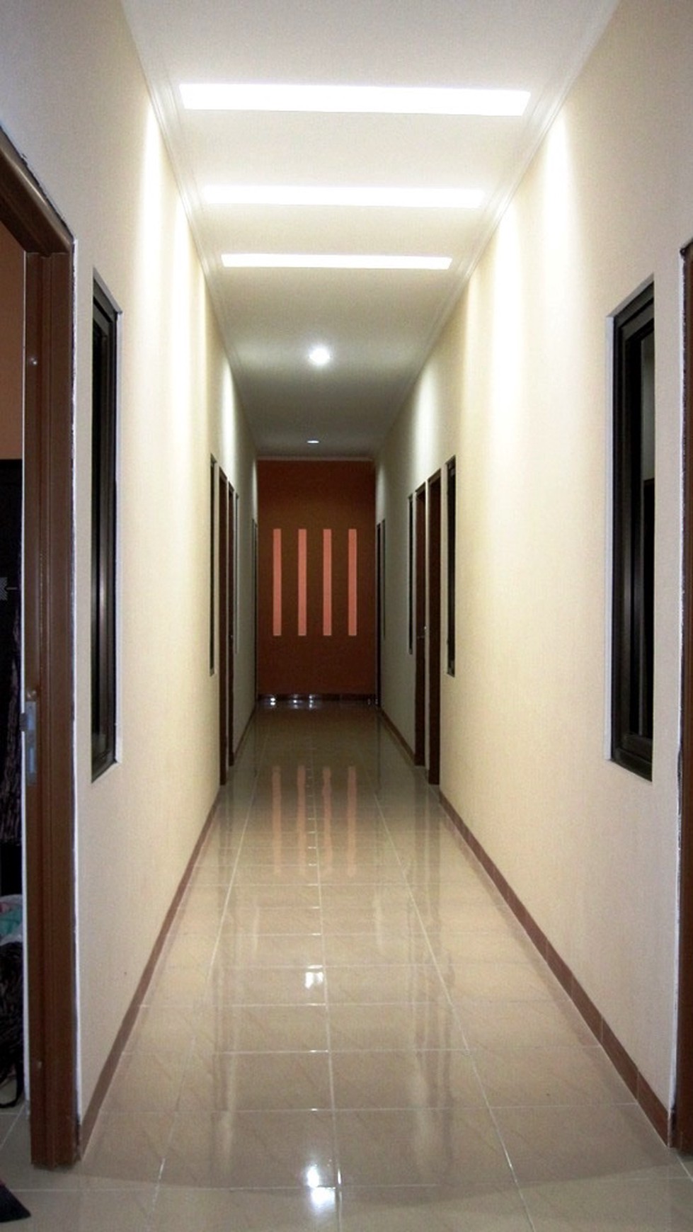 Rumah Kos kosan menguntungkan di pinggir jalan daerah Lebak Bulus