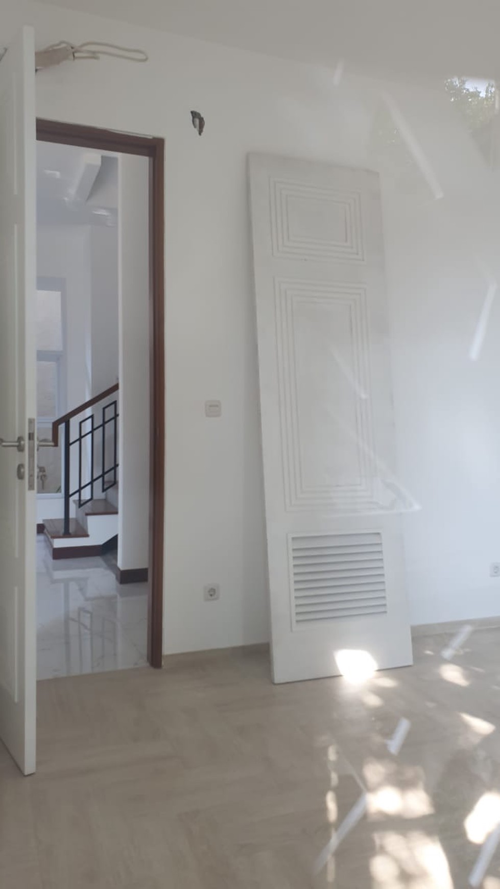 Rumah Bagus Brand New Di Mahagoni Park, Graha Bintaro