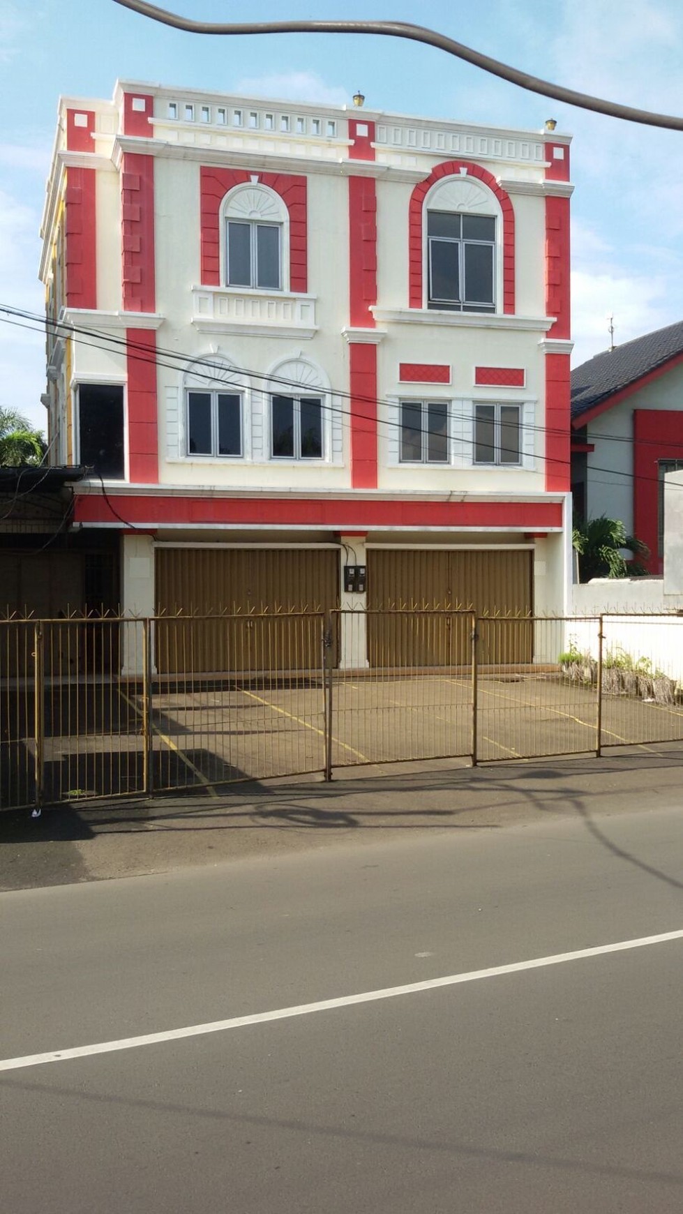 Ruko/Gedung Serbaguna di Pinggir Jalan Kesehatan Jaksel