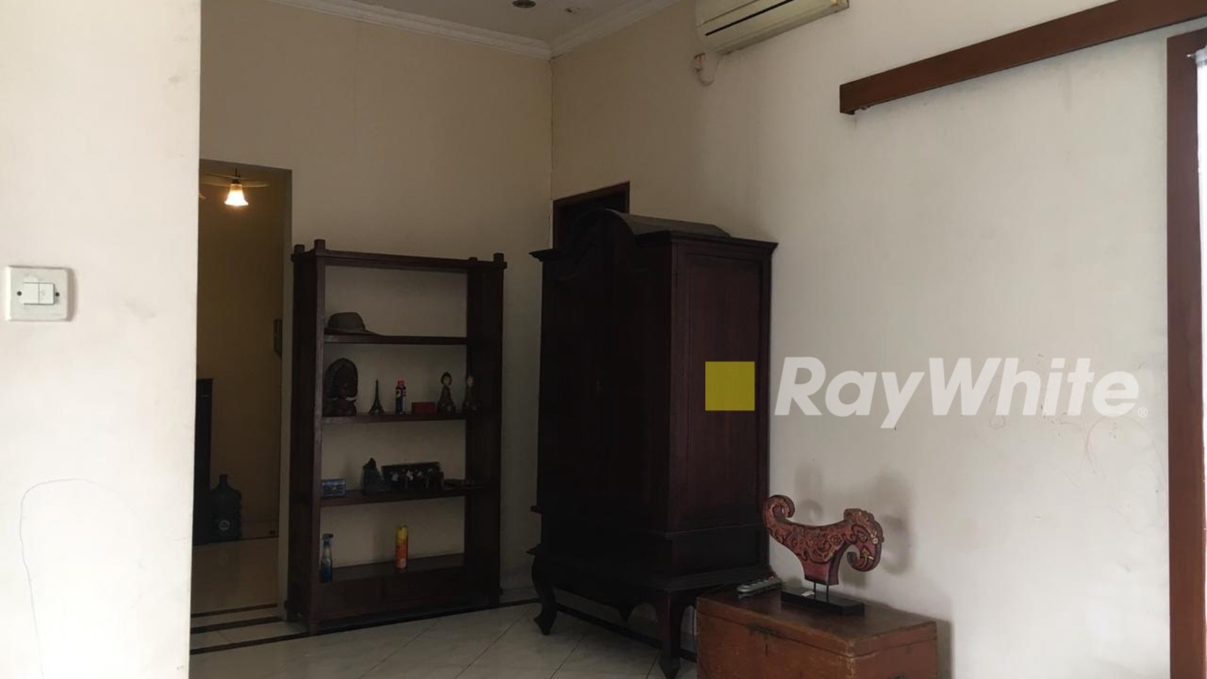 Rumah Bagus di Bukit Cirendeu dekat Stasiun MRT