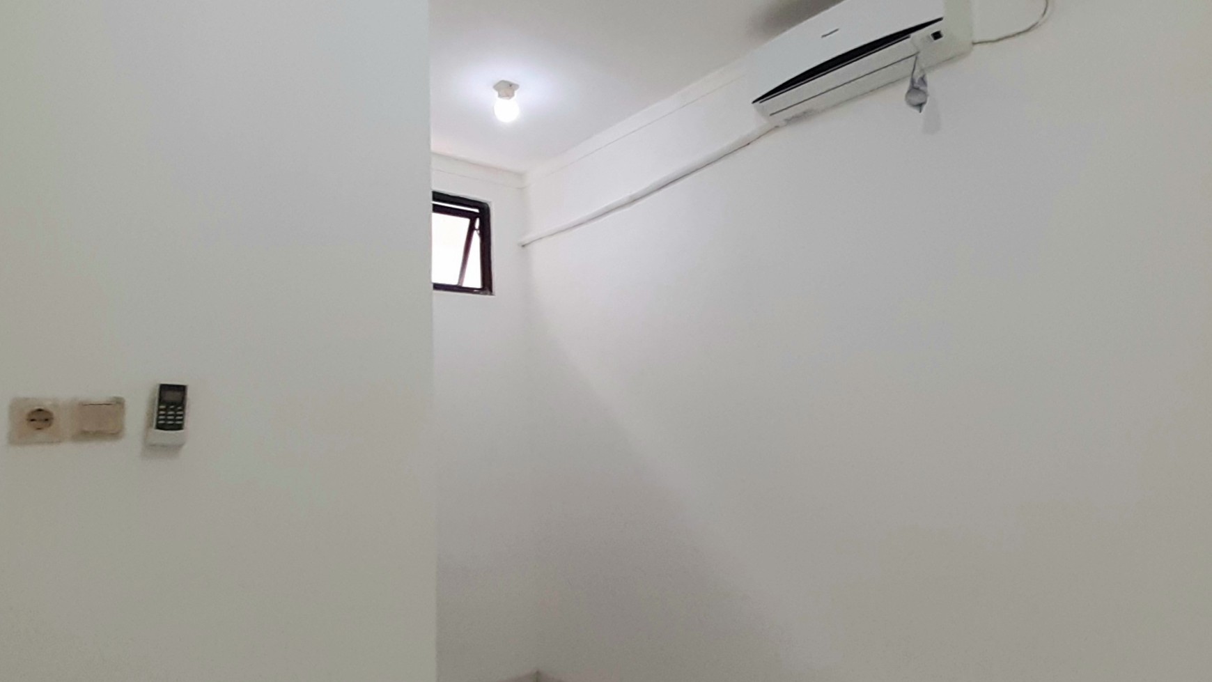 Rumah Cantiq Minimalis di Neo Permata Bintaro harga 1,6M nego sampai DEAL