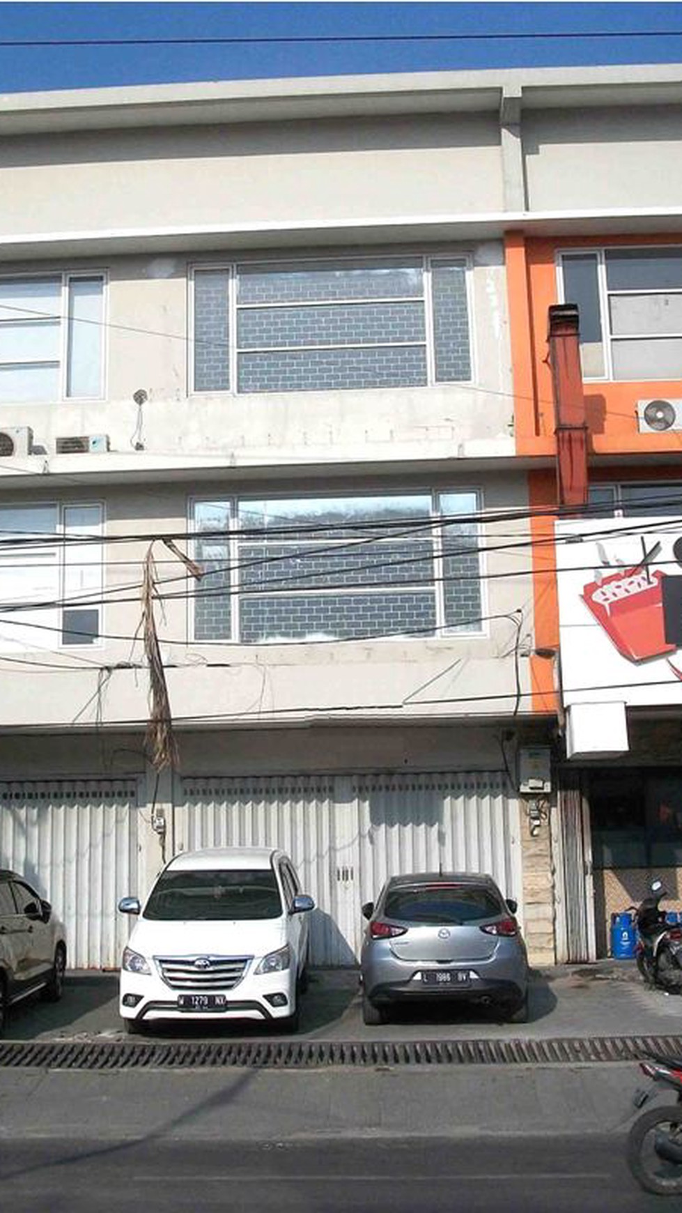 Sewa Ruko 3 Lantai, Strategis, Nol Jalan Raya, Ramai, Siap Pakai, sewa min 2 th