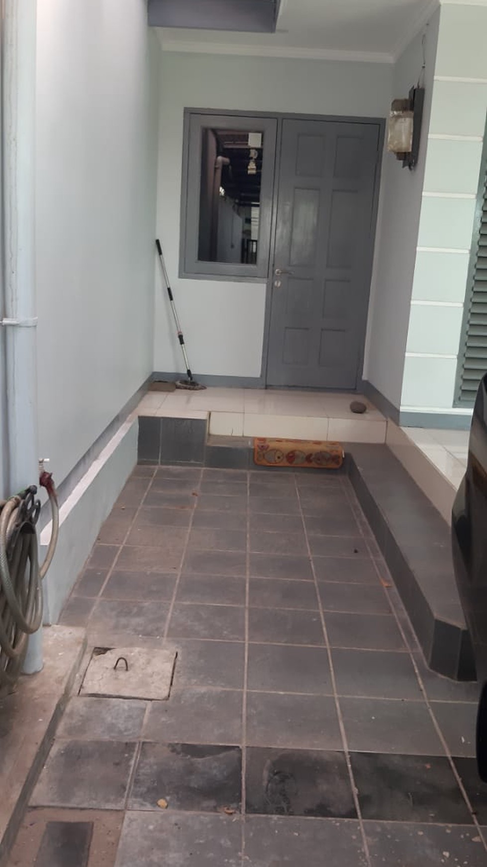 Rumah dengan Kondisi Baik dan Menarik di Cinere Raya