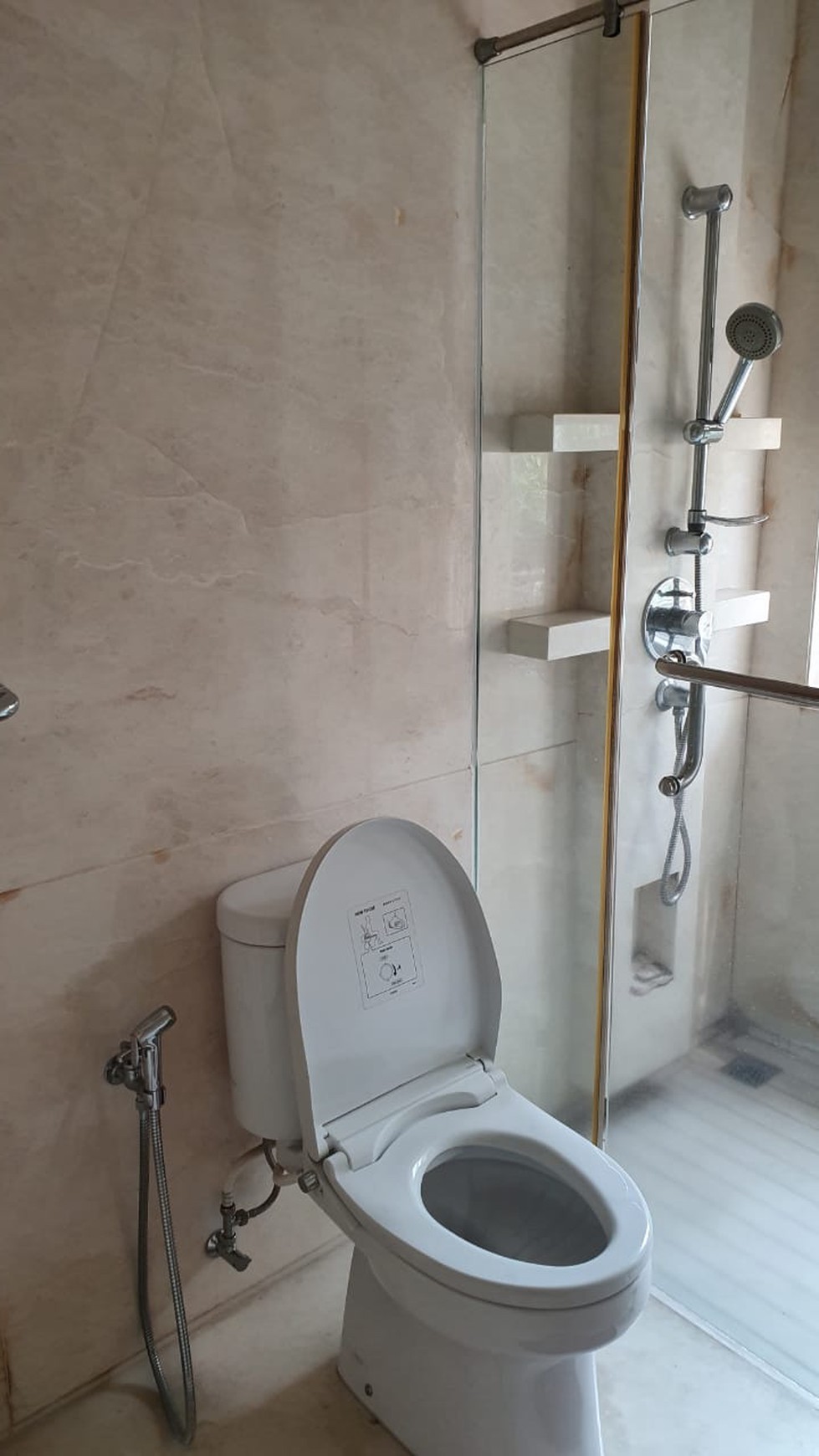 Sewa Rumah Metro Alam Pondok Indah ... Ada Lift.. Ada