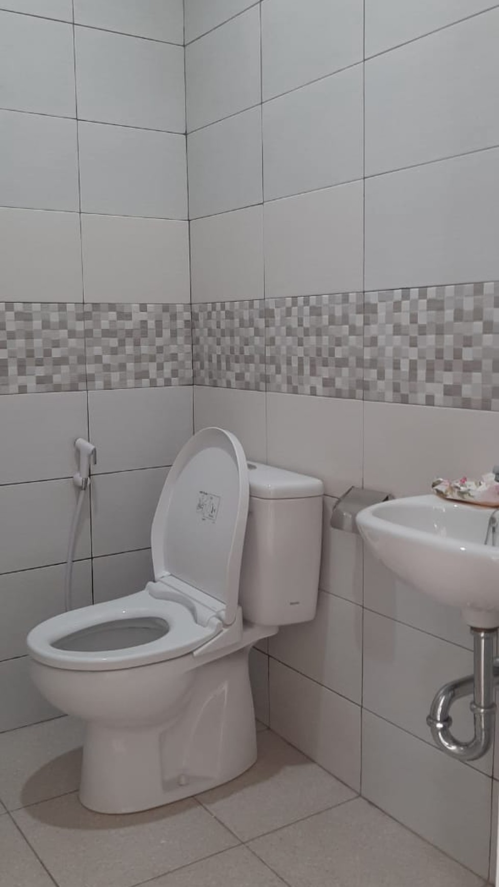 Rumah Baru,siap huni,lokasi oke di Bintaro Jaya 2