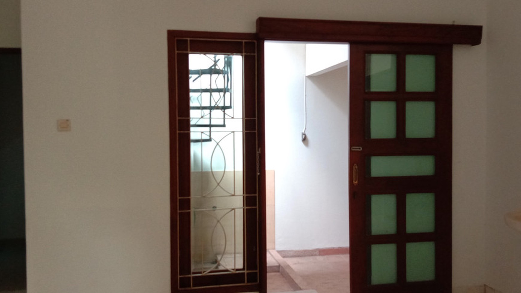RUMAH TINGGAL, DI GRIYA INDAH, DEKAT STIE YKP&MIROTA GODEAN.