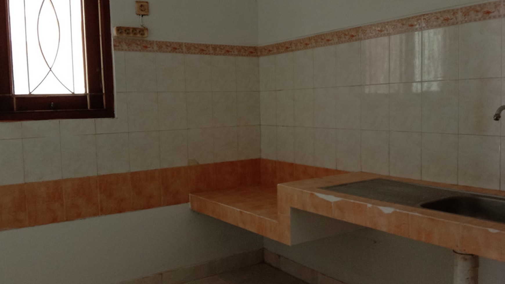 RUMAH TINGGAL, DI GRIYA INDAH, DEKAT STIE YKP&MIROTA GODEAN.