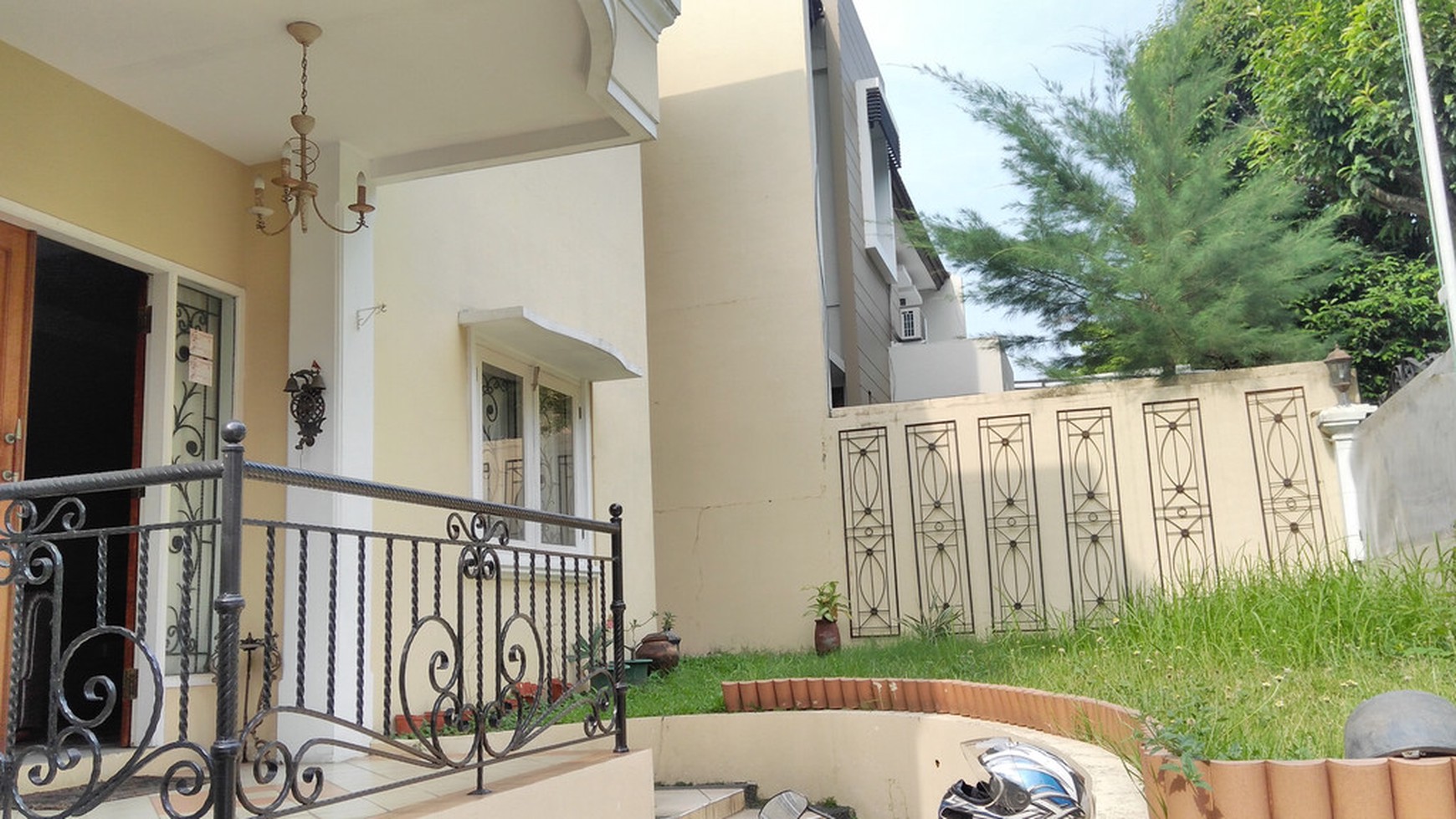 RUMAH 2 LANTAI + BASEMENT SEMI FURNISHED PERUMAHAN BUKIT MAS REMPOA VETERAN JAKARTA SELATAN
