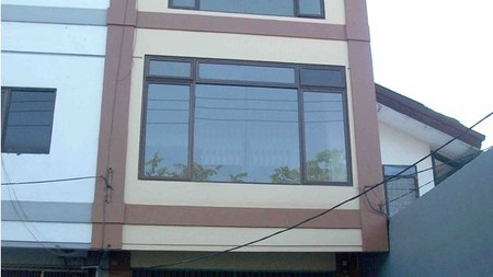 Sewa Ruko 3.5 Lantai, Strategis, Ramai, Nol Jalan Raya, Siap Pakai ( Sewa min 2 th )