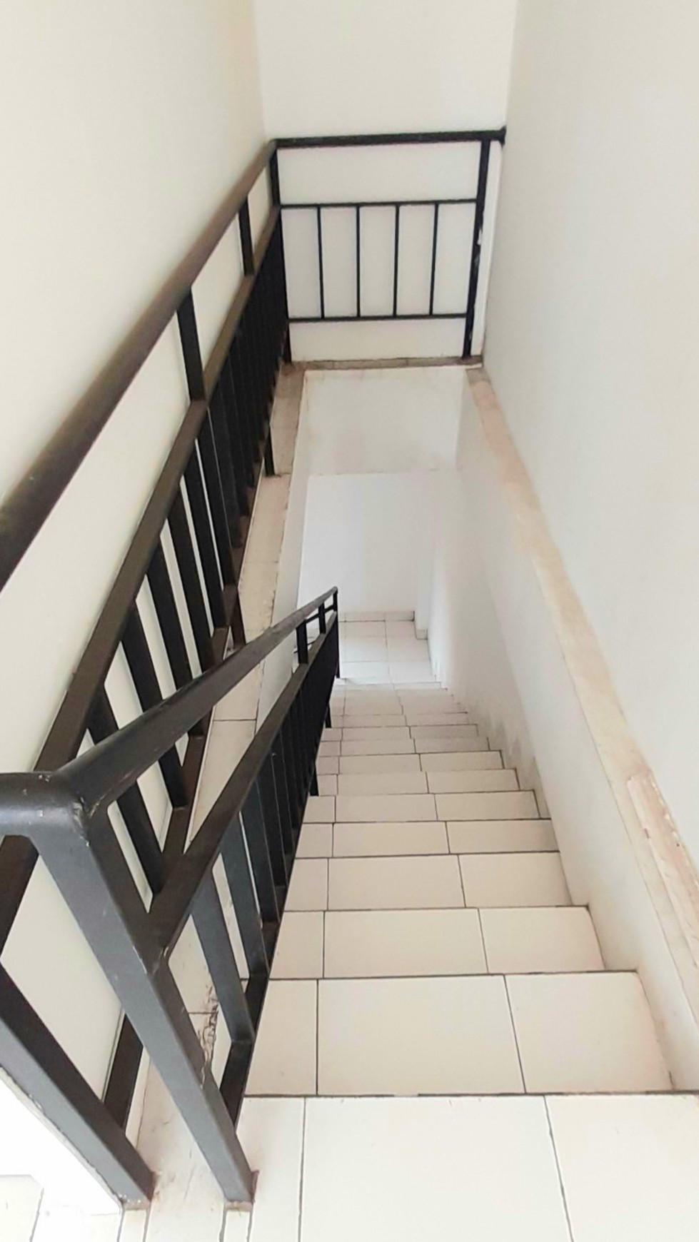 Ruko Strategis Cinere Raya, harga 2,8M nego sampai DEAL