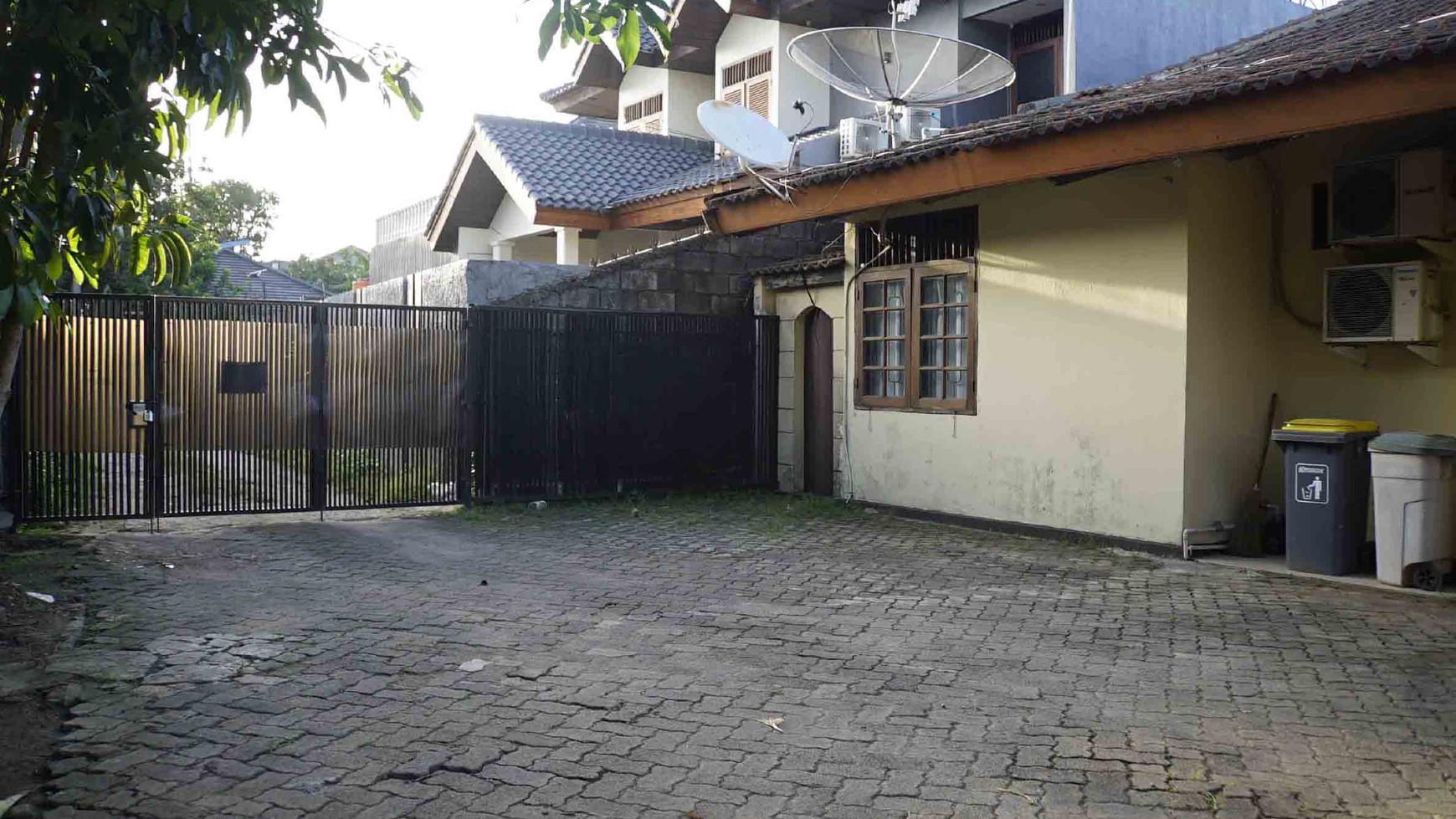 Rumah Siap Huni, Hunian Nyaman dan Asri @Lebak Bulus