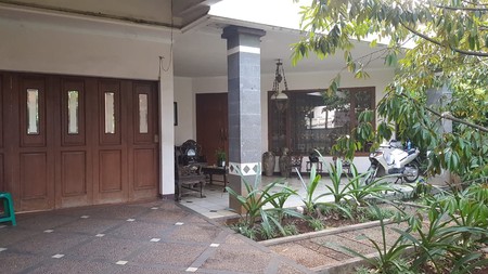 Rumah Dengan Halaman Luas, Pinggir Jalan @Komp Deplu, Cipadu