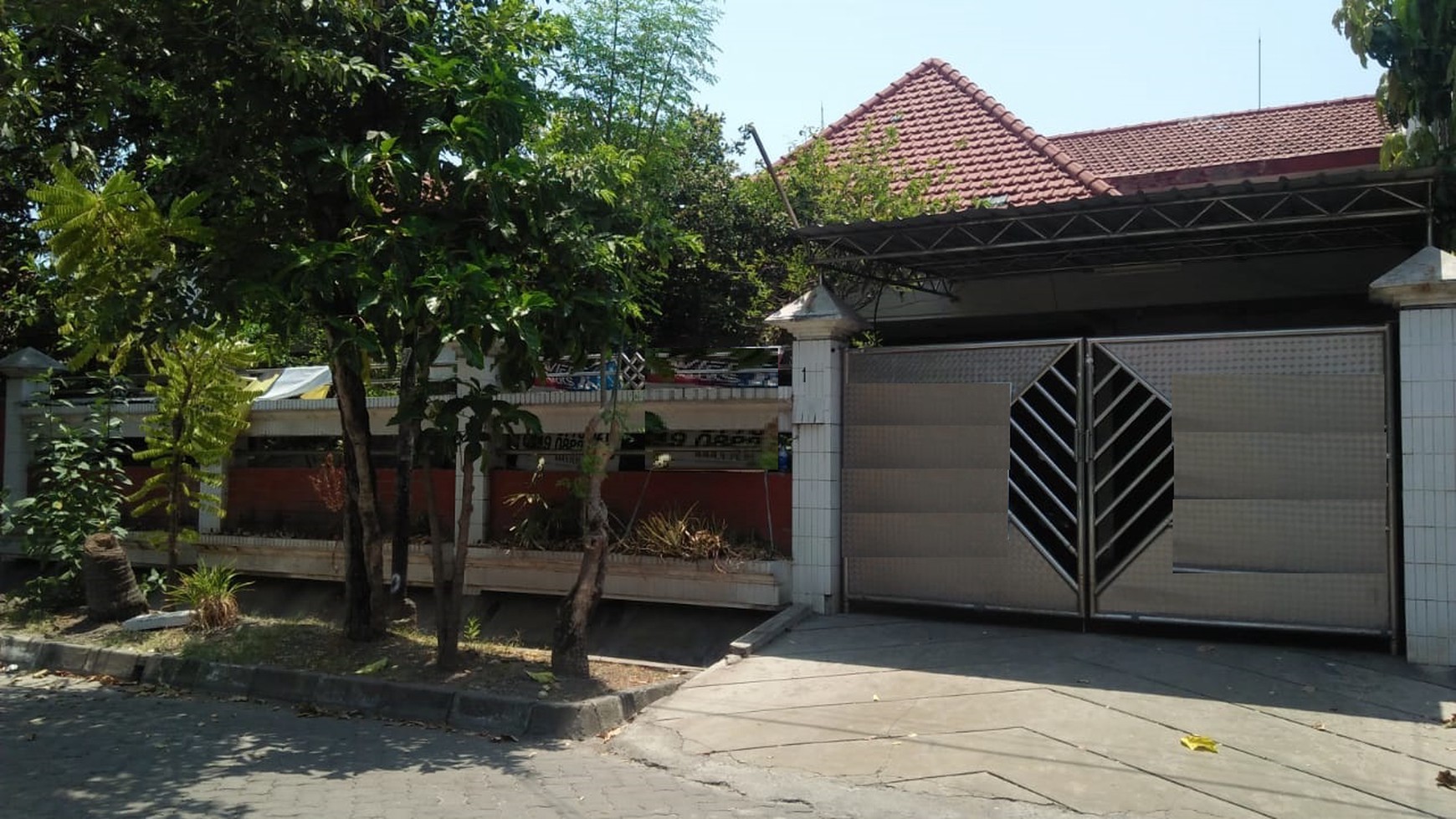 Rumah Siap Huni Jalan Petemon nyaman dan asri