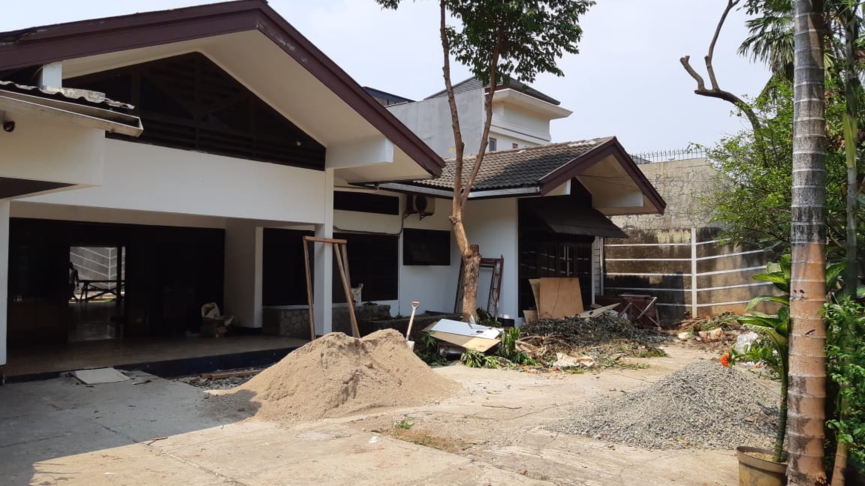 Jual Rumah Tua Jl Adhyaksa Raya Lebak Bulus