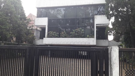 Gedung 3 lantai  di Dago Mainroad