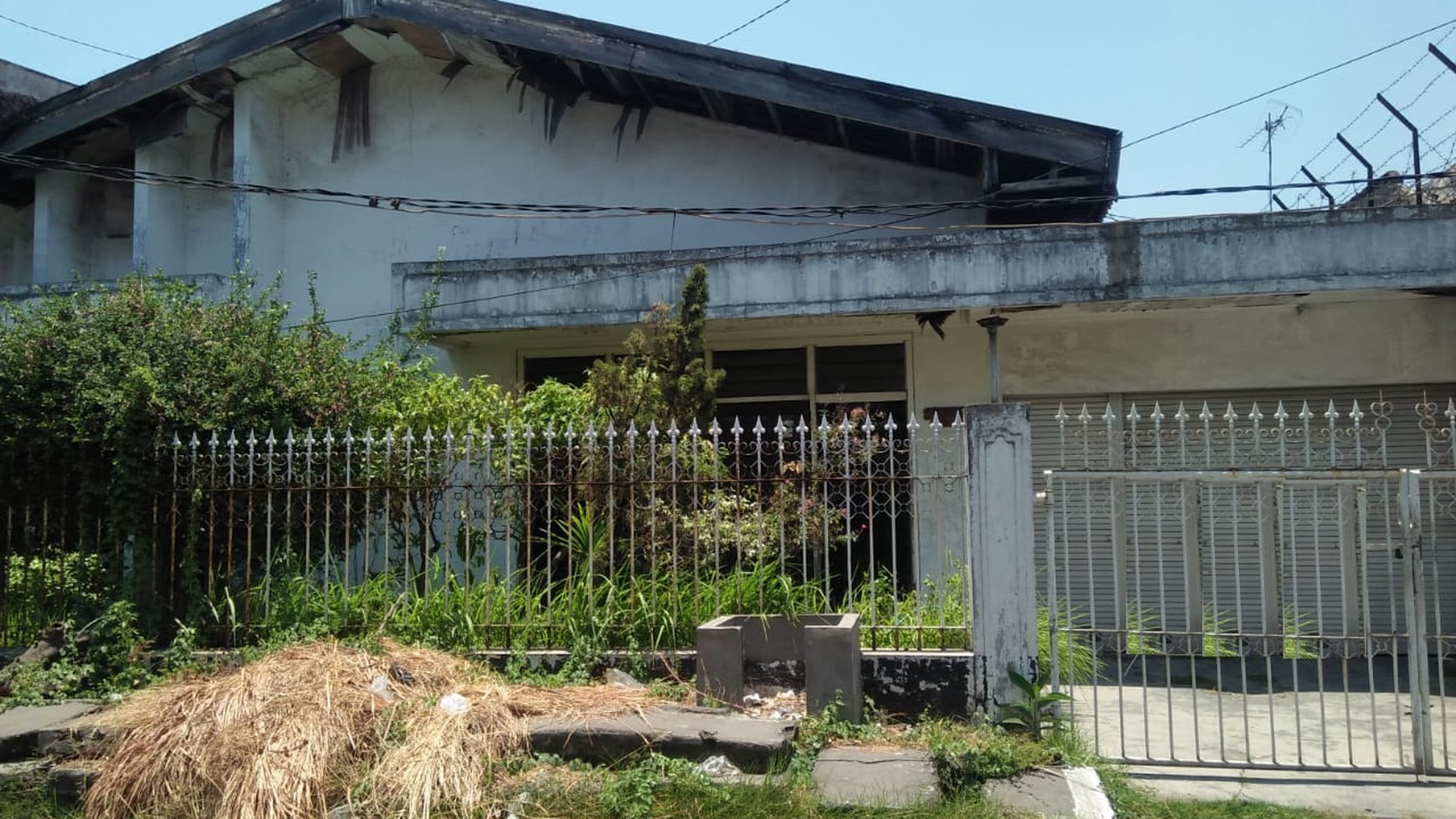 Rumah SHM Manyar Rejo