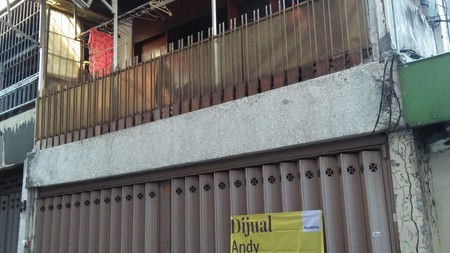 Rumah 3 lantai Pusat Kota, Jalan Praban