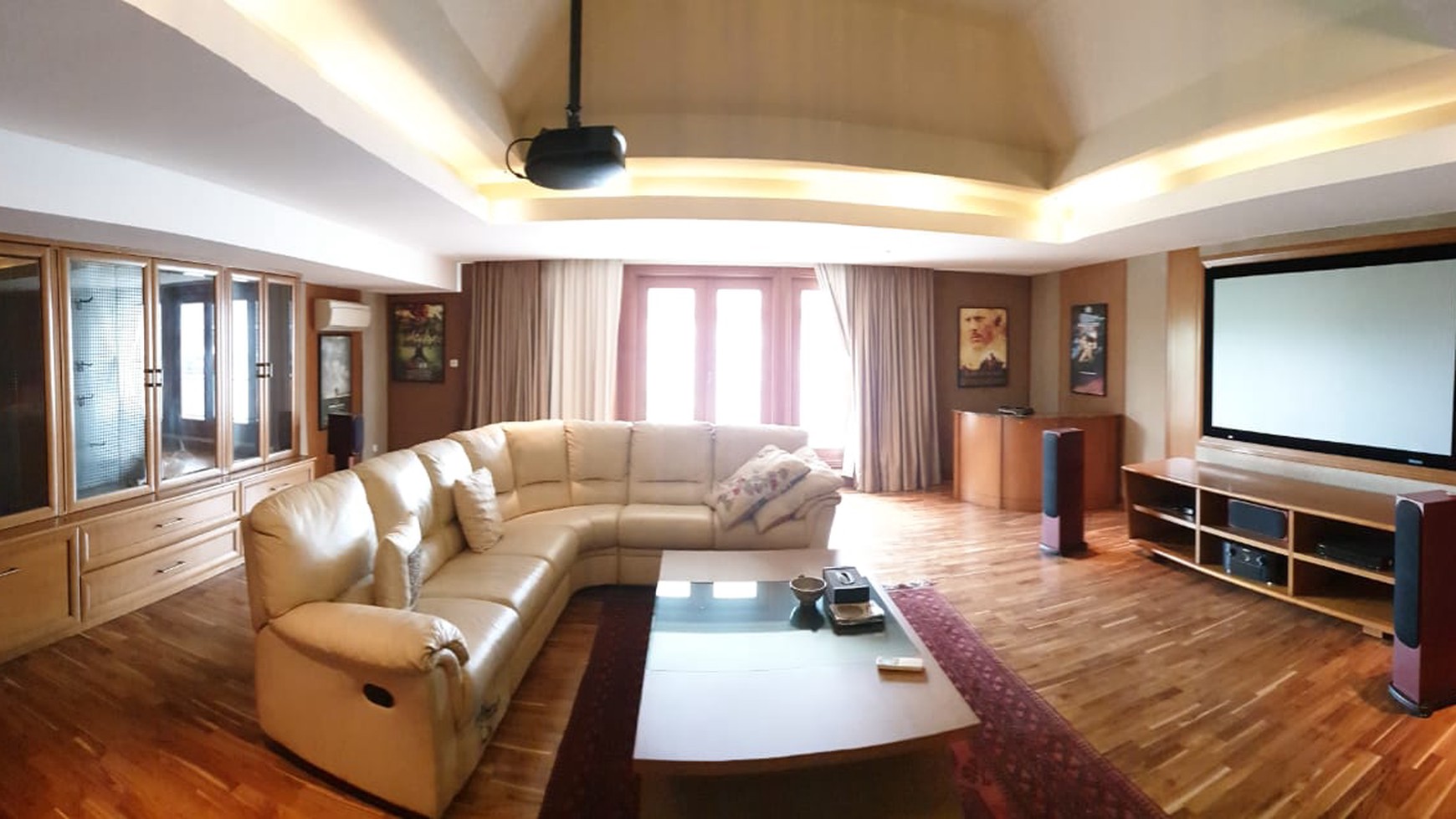 Sewa Rumah di Pondok Indah Metro Kencana.... 5 Bedrooms
