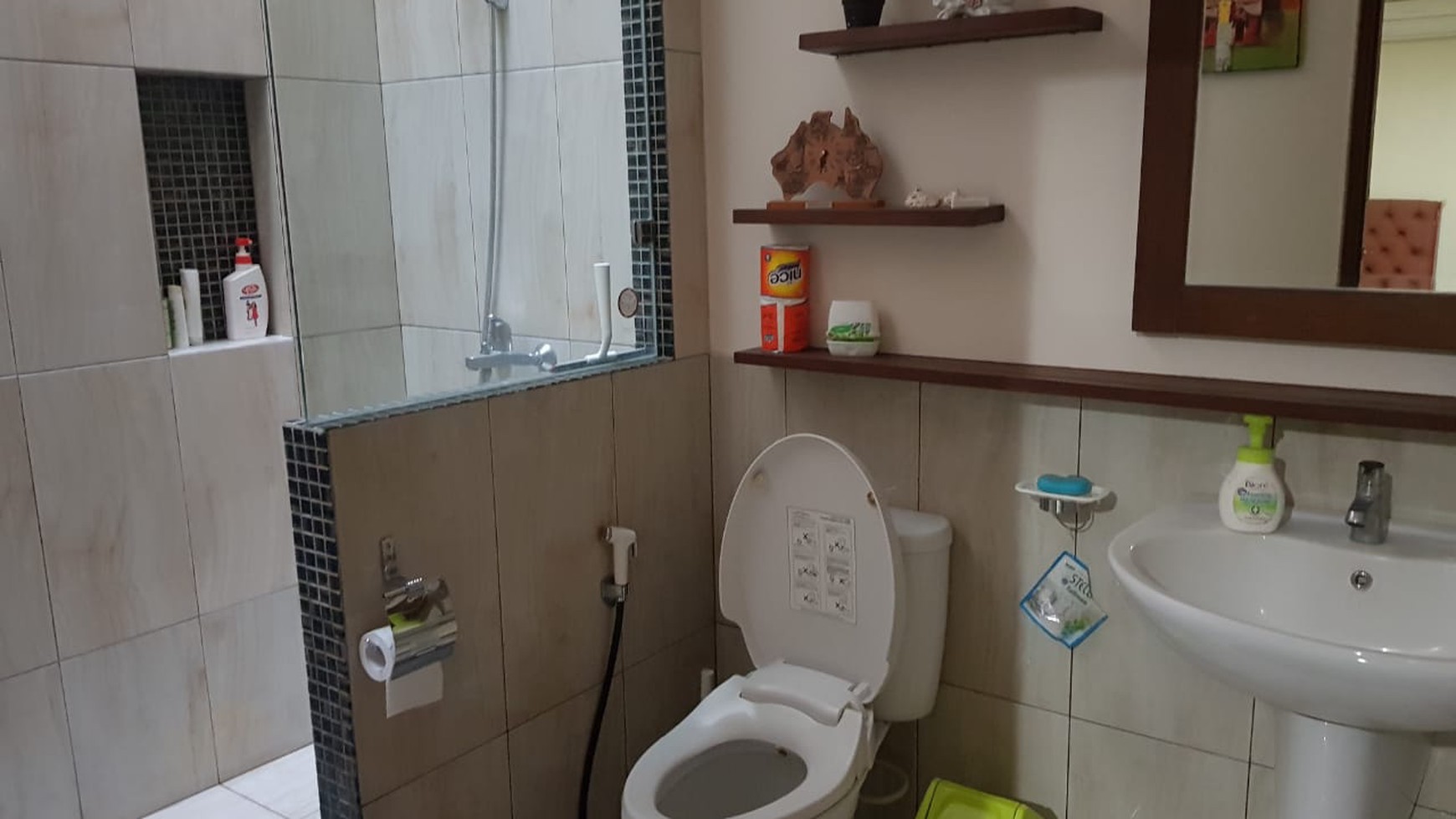 Rumah Siap Huni, Hunian Nyaman dan Asri @Mertilang, Bintaro