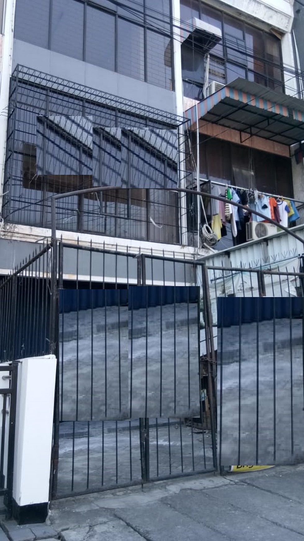 Ruko 3 lantai cocok untuk usaha Barata Jaya