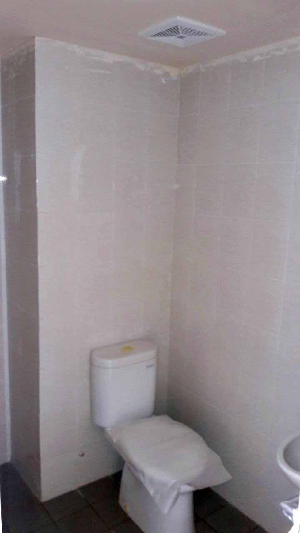 JUAL/SEWA Apartemen Tipe Studio, Kosongan masih Baru Gress, Harga Sewa 20 Jt per tahun - TAN -