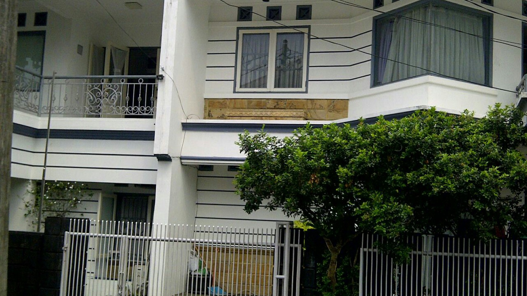 Rumah Manis dan Cantik di Sektor 3 Bintarojaya