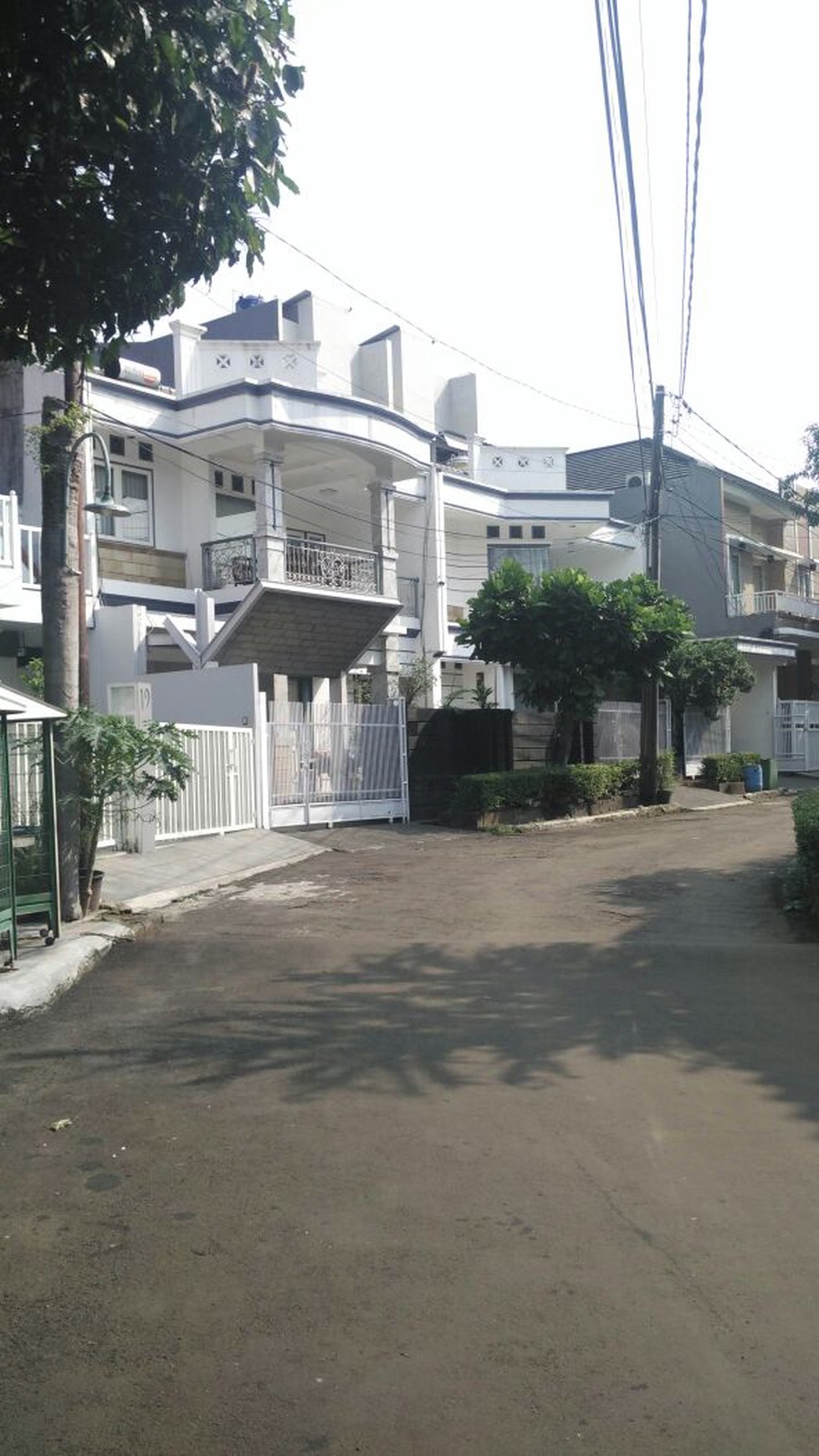 Rumah Manis dan Cantik di Sektor 3 Bintarojaya