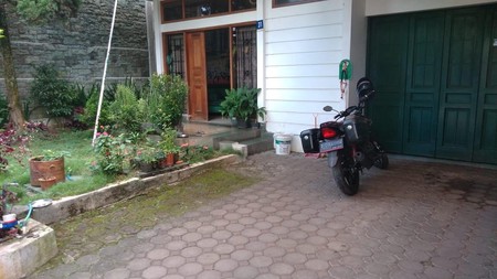 MURAH..! Rumah 2,5 lantai di kawasan setiabudi