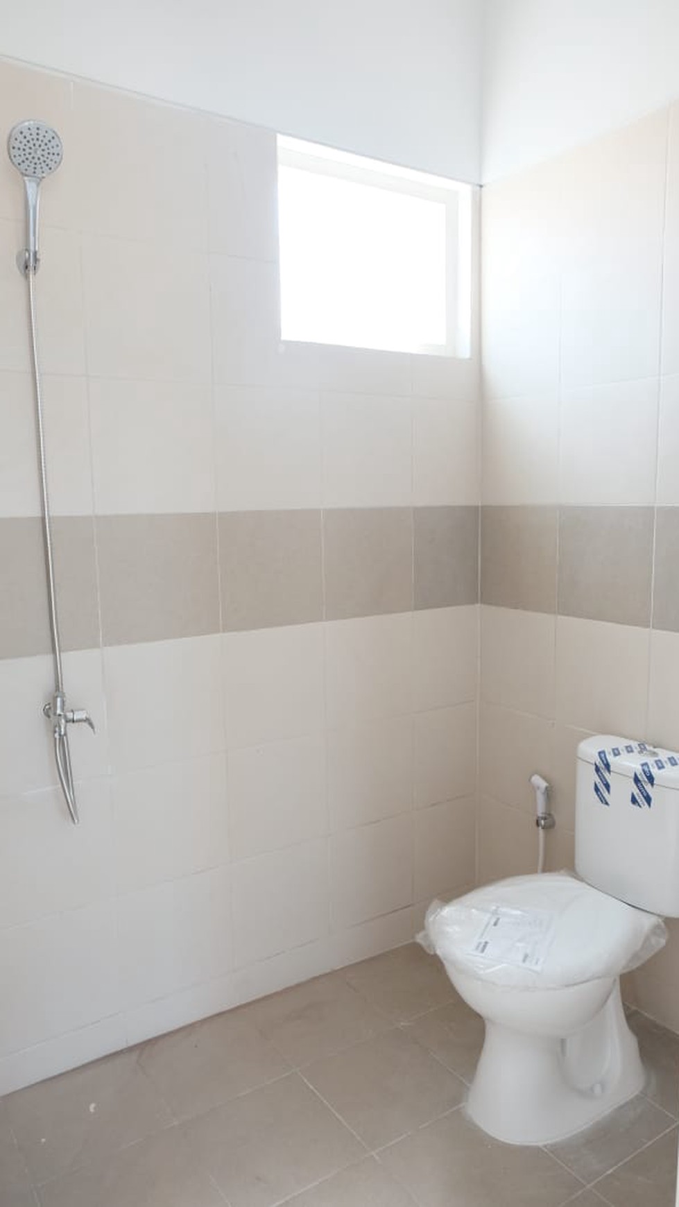 Rumah dijual Puri Surya Jaya Valencia Street Gedangan