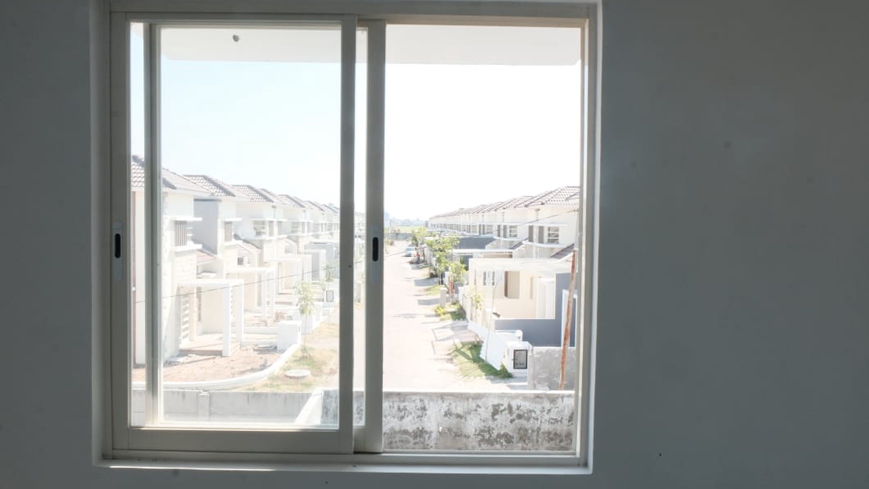 Rumah dijual Puri Surya Jaya Valencia Street Gedangan