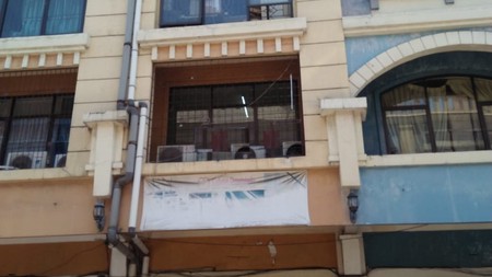 Ruko 4 lantai Panji Makmur, Panjang Jiwo