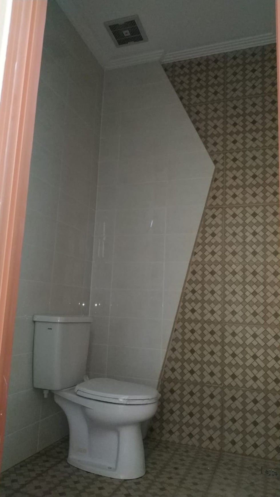 1 Unit Rumah Baru Dalam Komplek Di Sawangan