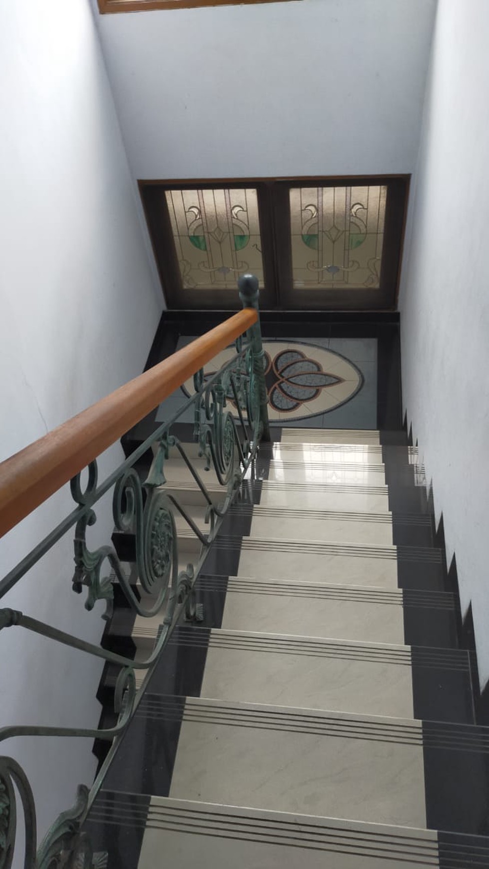 Rumah Siap Huni Asri dan Terawat Di Benhil Jakarta Pusat