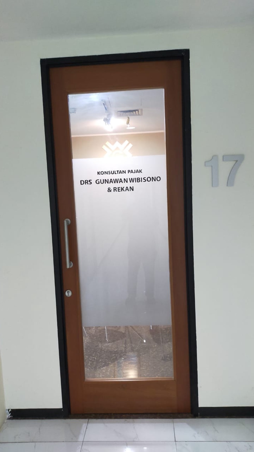 Ruang kantor di ITS Tower Jl Raya Pasar Minggu
