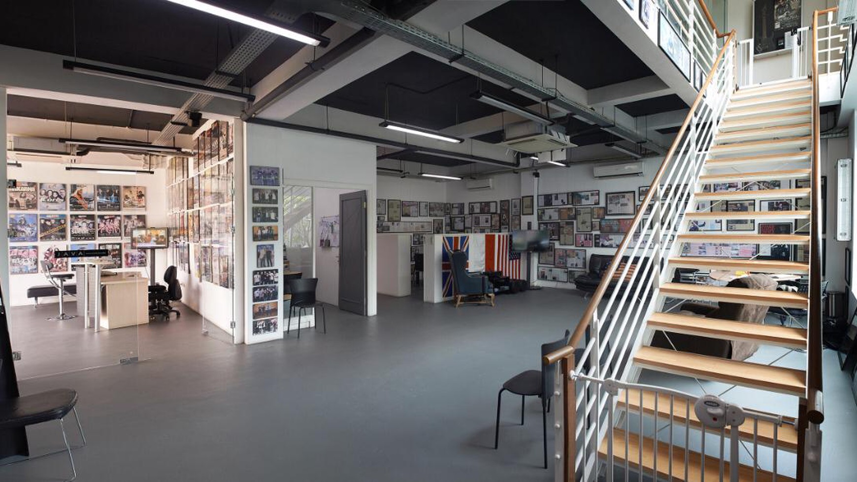 Gedung ,halaman luas di Radio Dalam Jakarta Selatan!!!