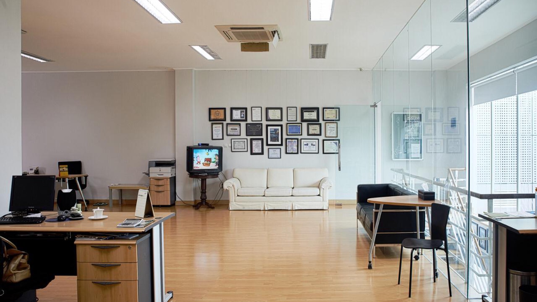 Gedung ,halaman luas di Radio Dalam Jakarta Selatan!!!