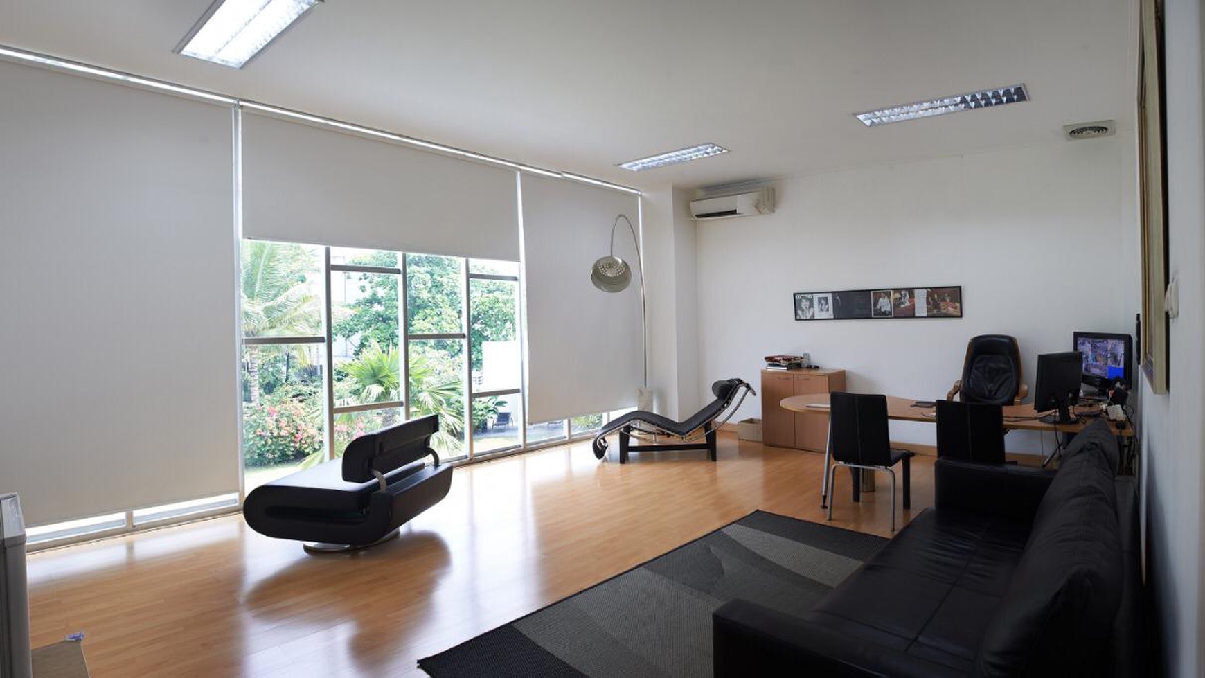 Gedung ,halaman luas di Radio Dalam Jakarta Selatan!!!