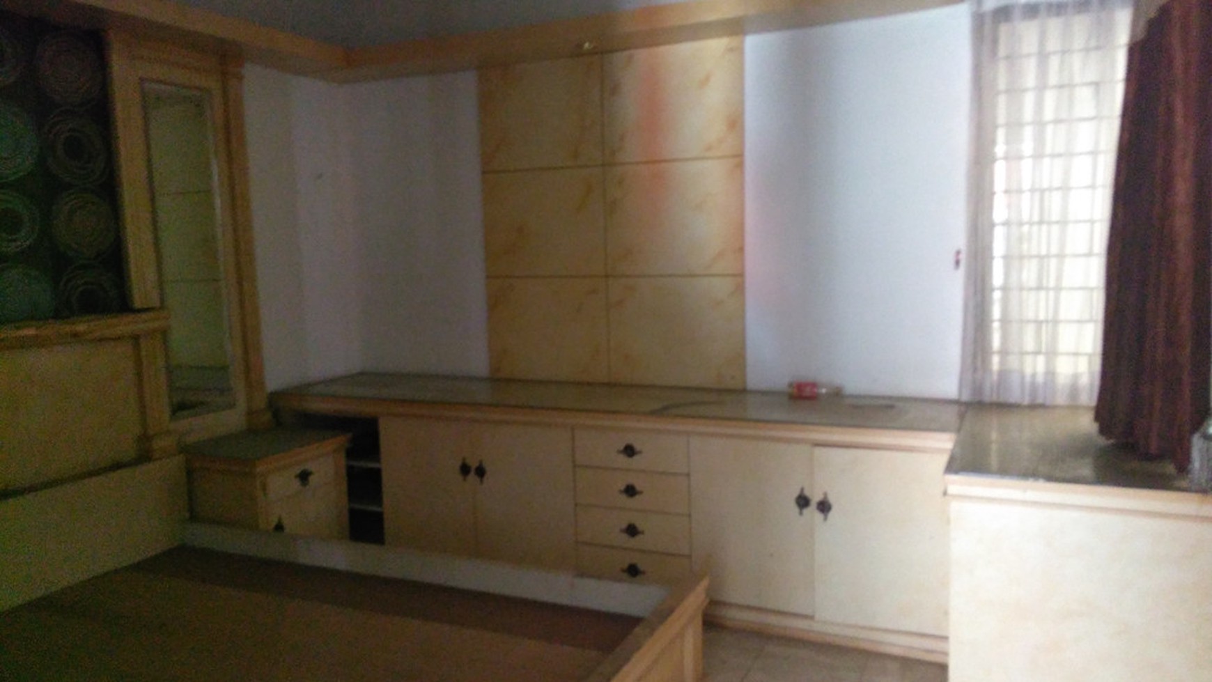 Di Sewa kan rumah 2 lantai di raffles hills dekat transpark