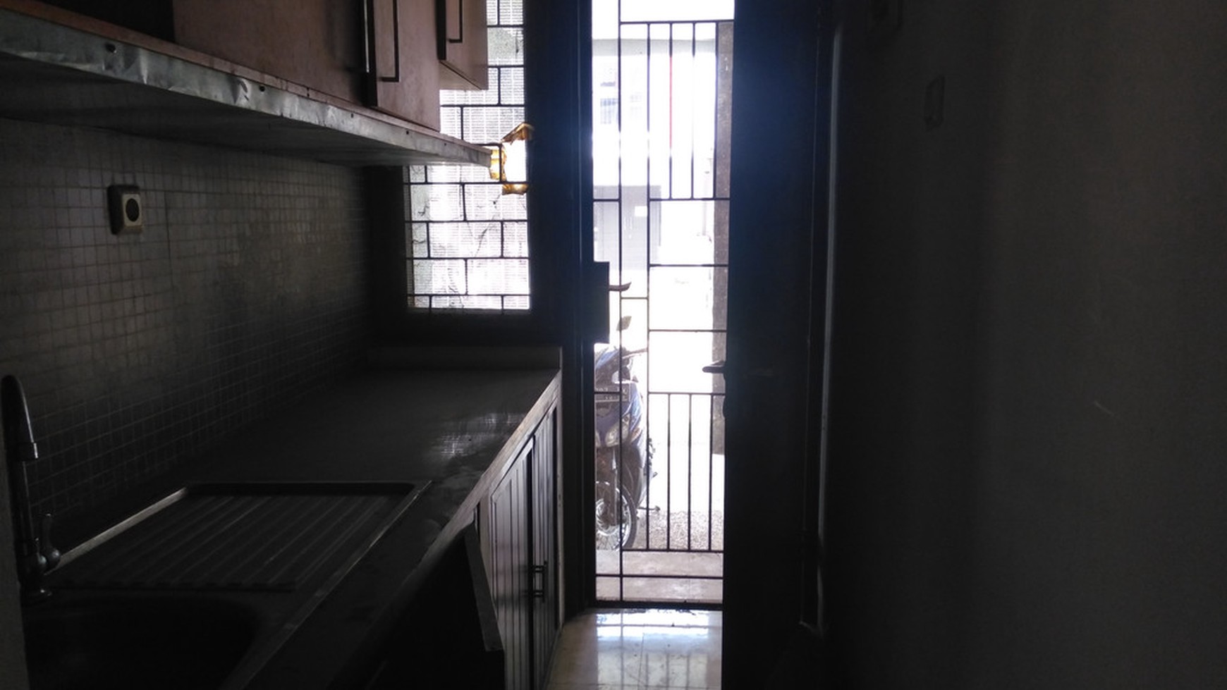 Di Sewa kan rumah 2 lantai di raffles hills dekat transpark