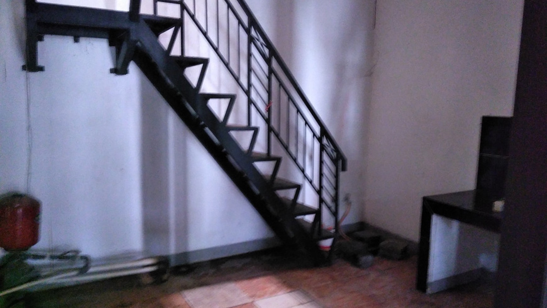 Di Sewa kan rumah 2 lantai di raffles hills dekat transpark