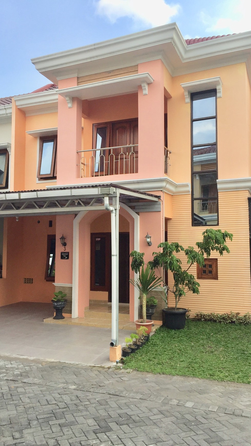 RUMAH CANTIK DALAM PERUMAHAN MERAPI REGENCY