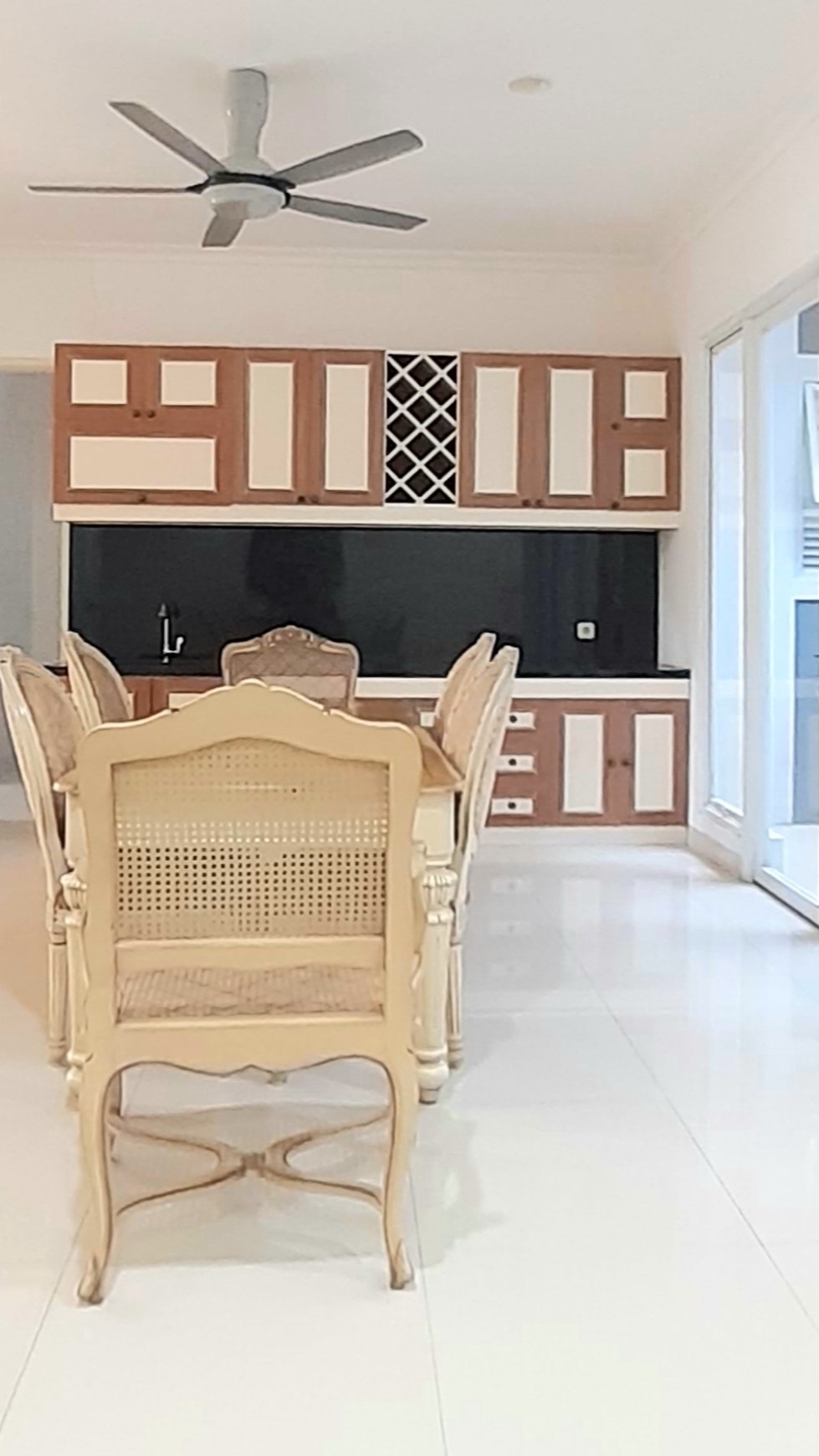 Rumah Cantiq Minimalis siap huni di Jagakarsa harga 5,6M Nego sampai DEAL