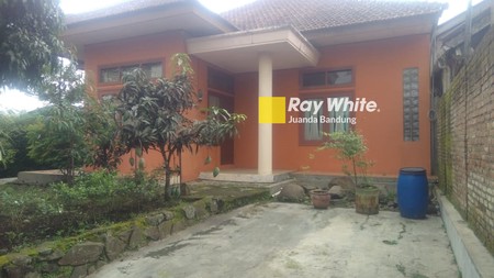 Rumah Pinggir Jalan Raya Maribaya
