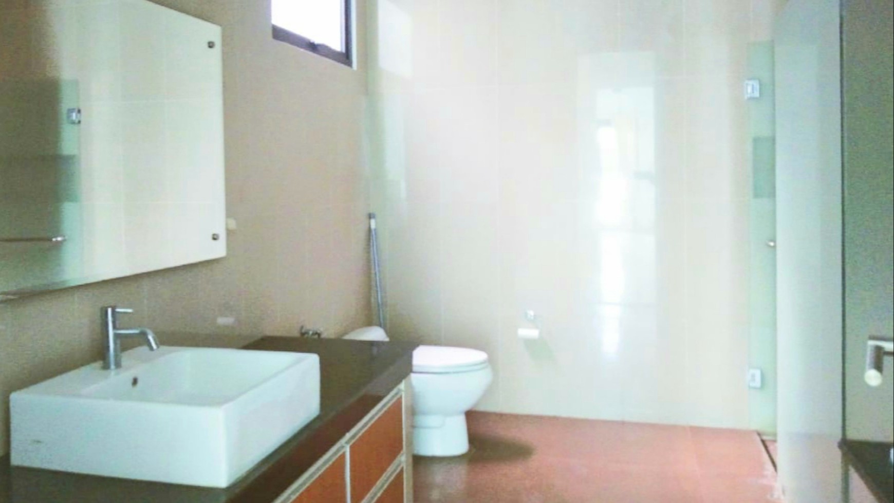 Rumah Minimalis siap huni di Kebayoran Garden Bintaro Jaya harga 5,2M nego sampai DEAL