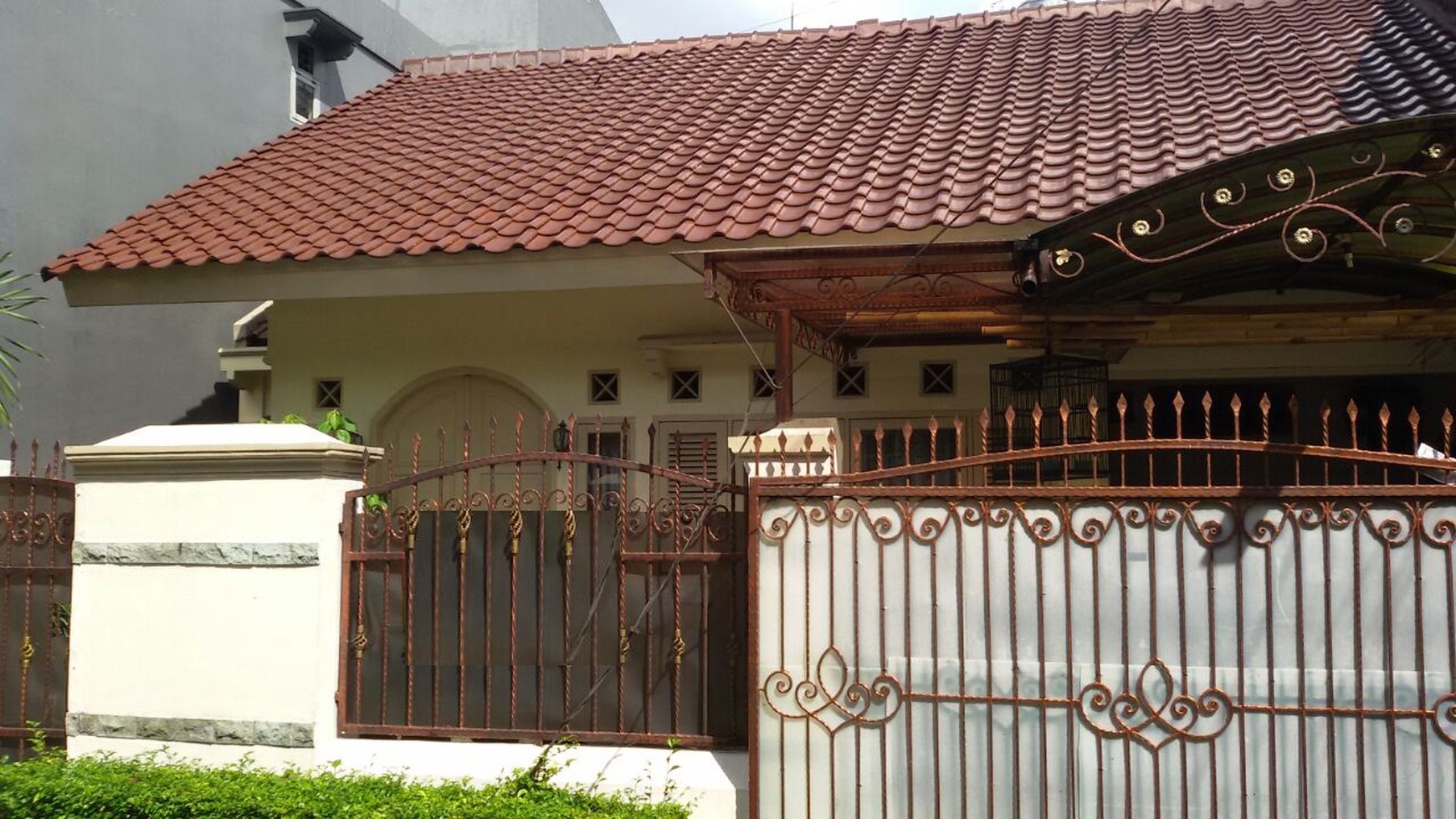 RUMAH CANTIQ DI AREA BINTARO JAYA SEKTOR 1 ASRI SIAP HUNI DEKAT PUSAT BISNIS & USAHA.