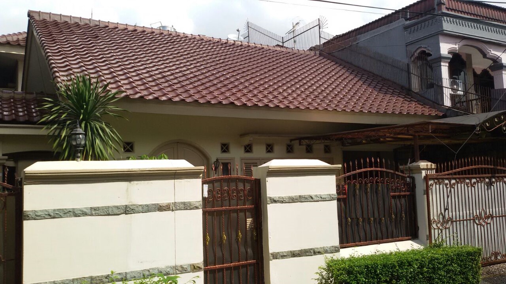 RUMAH CANTIQ DI AREA BINTARO JAYA SEKTOR 1 ASRI SIAP HUNI DEKAT PUSAT BISNIS & USAHA.