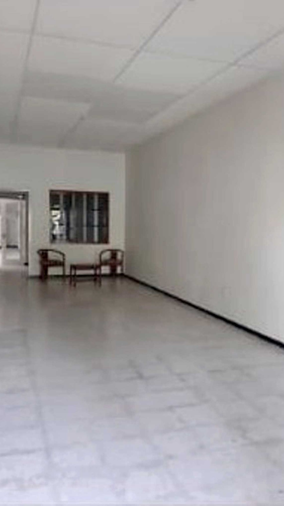 Jual Rumah 1.5 Lantai, Bagus + Terawat, Row Jalan depan Lebar + Paving, Siap Huni, Bisa untuk Rumah Tinggal/Kantor